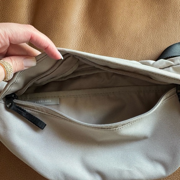 Everlane The Renew Transit Fanny Pack - Picture 7 of 7